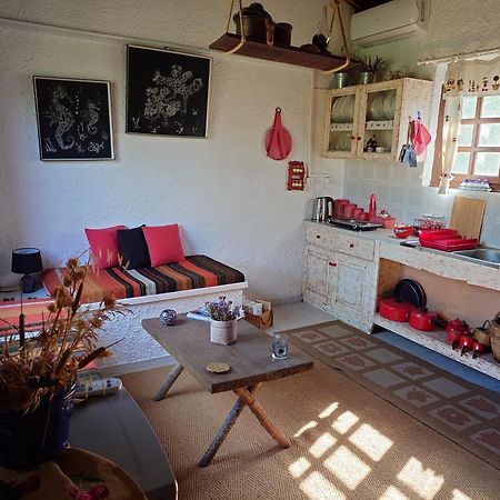 Sol'S Place Mytilene Exterior foto