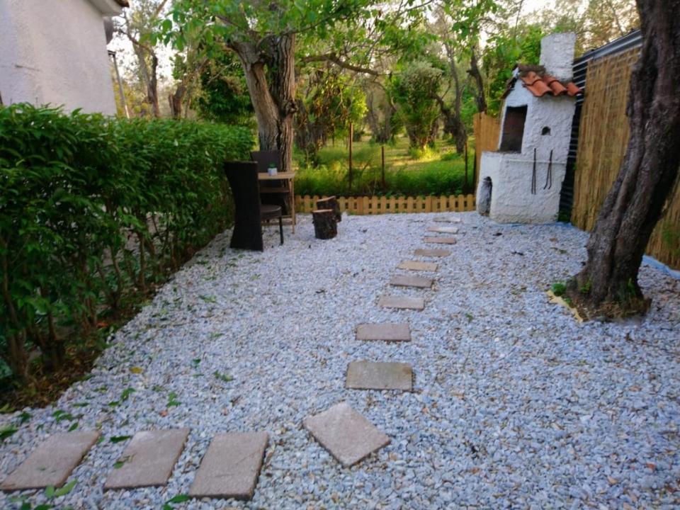 Sol'S Place Mytilene Exterior foto