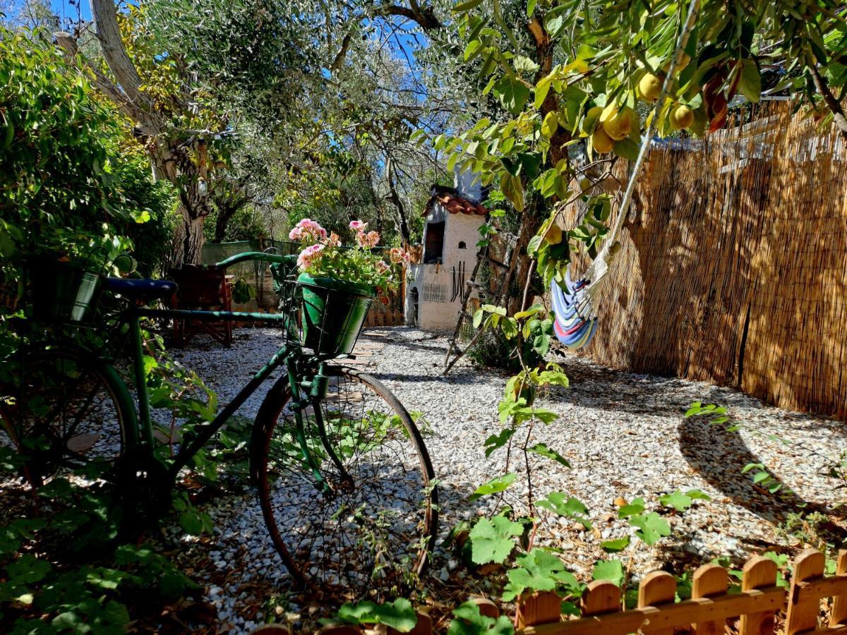 Sol'S Place Mytilene Exterior foto